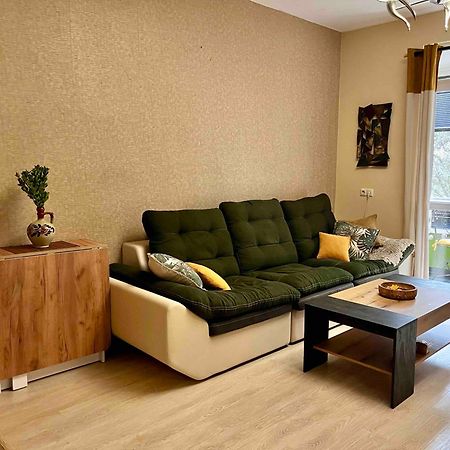 Cozy 2Br Oasis In Central Burgas Ngoại thất bức ảnh