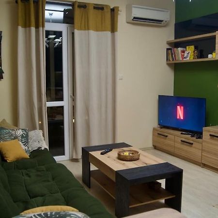 Cozy 2Br Oasis In Central Burgas Ngoại thất bức ảnh