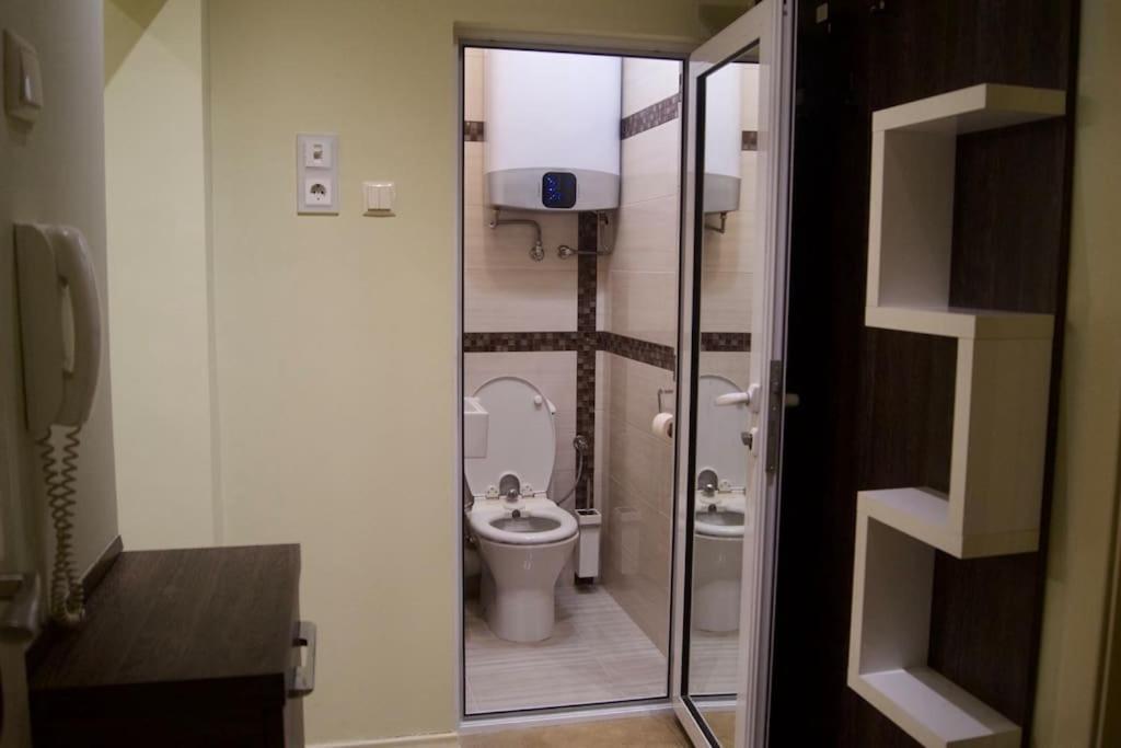 Cozy 2Br Oasis In Central Burgas Ngoại thất bức ảnh
