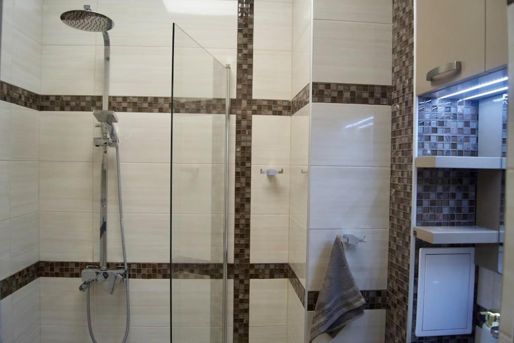 Cozy 2Br Oasis In Central Burgas Ngoại thất bức ảnh