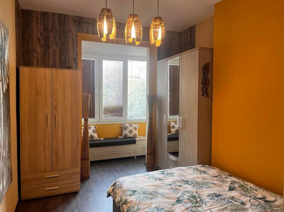 Cozy 2Br Oasis In Central Burgas Ngoại thất bức ảnh