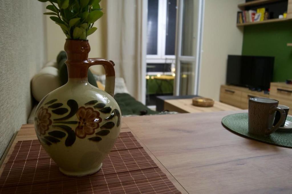 Cozy 2Br Oasis In Central Burgas Ngoại thất bức ảnh