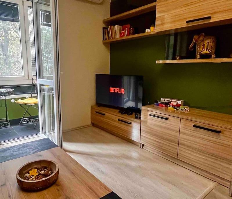 Cozy 2Br Oasis In Central Burgas Ngoại thất bức ảnh